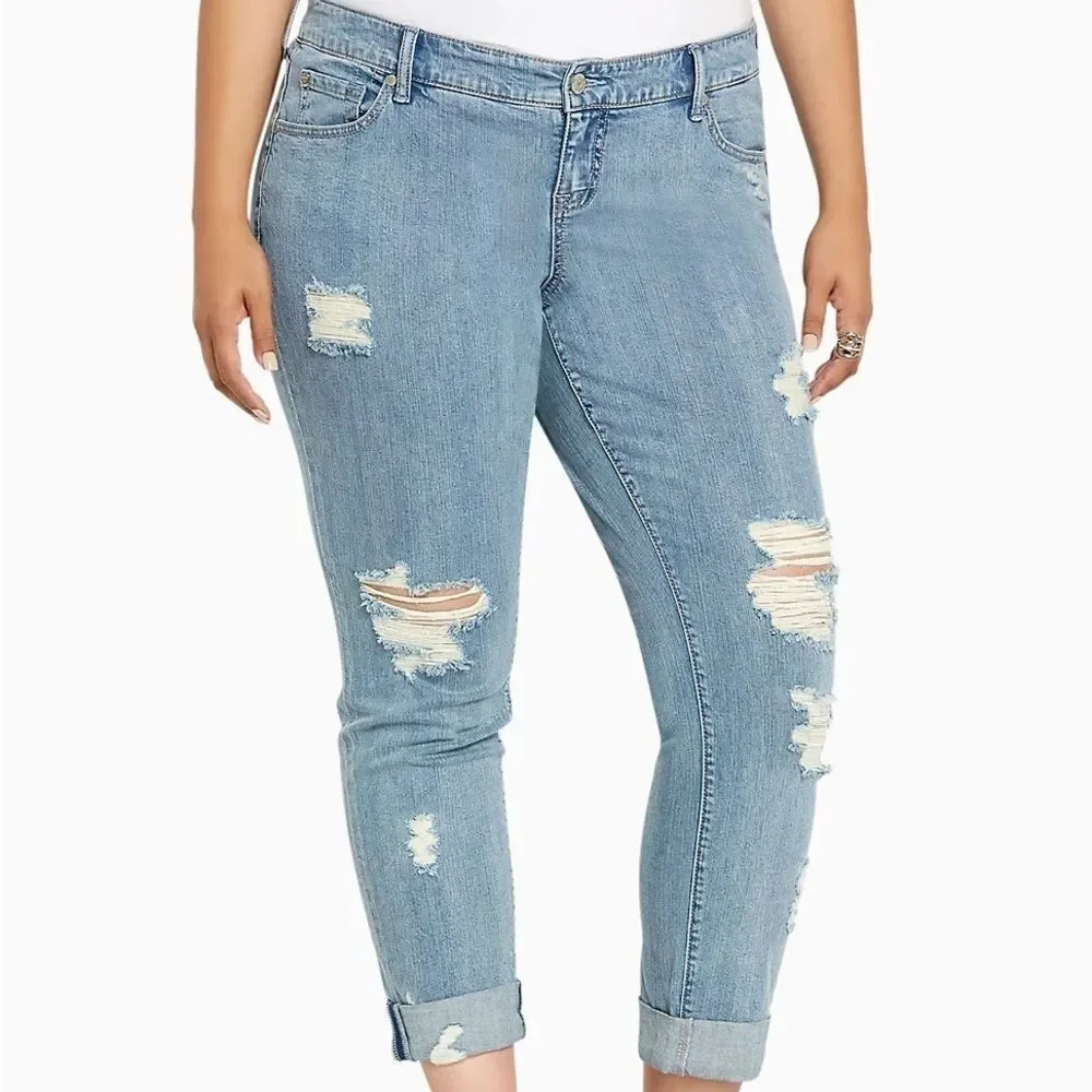 TORRID‎ BOYFRIEND JEANS - LIGHT WASH WITH RIPPED DESTRUCTION